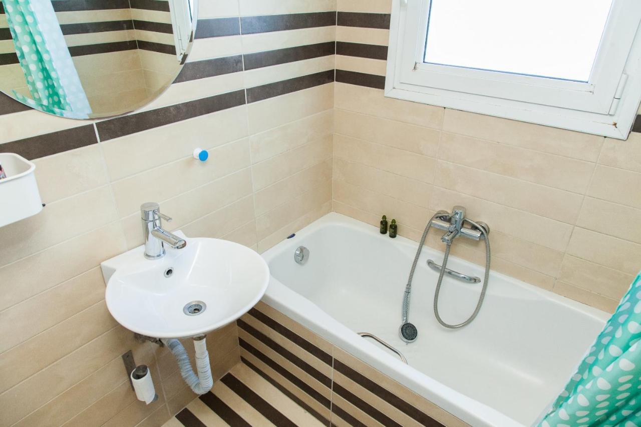 Bright Apt. With Lovely View In Lycabettus! Apartment Athena Bagian luar foto